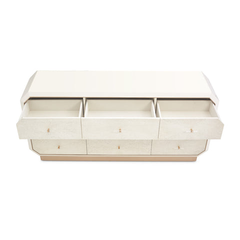 La Rachelle Dresser