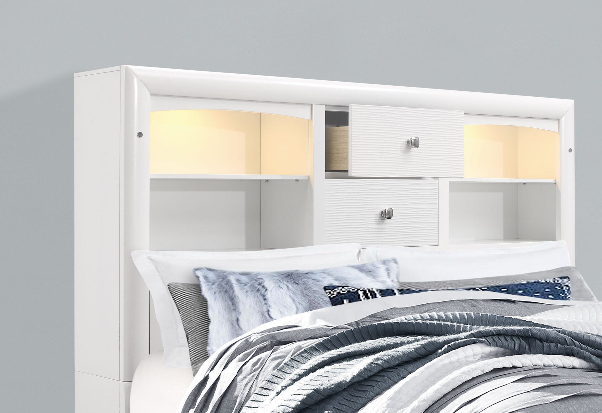 JORDYN WHITE Bedroom Set